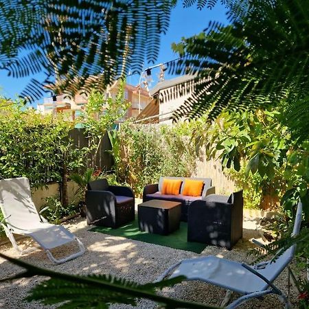 Oscar'S Chillout House By The Beach ซานตาโปลา ภายนอก รูปภาพ